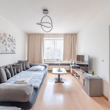 Schöne, möblierte 2 Zimmer Wohnung mit Balkon und Tiefgarage Düsseldorf Exterior foto